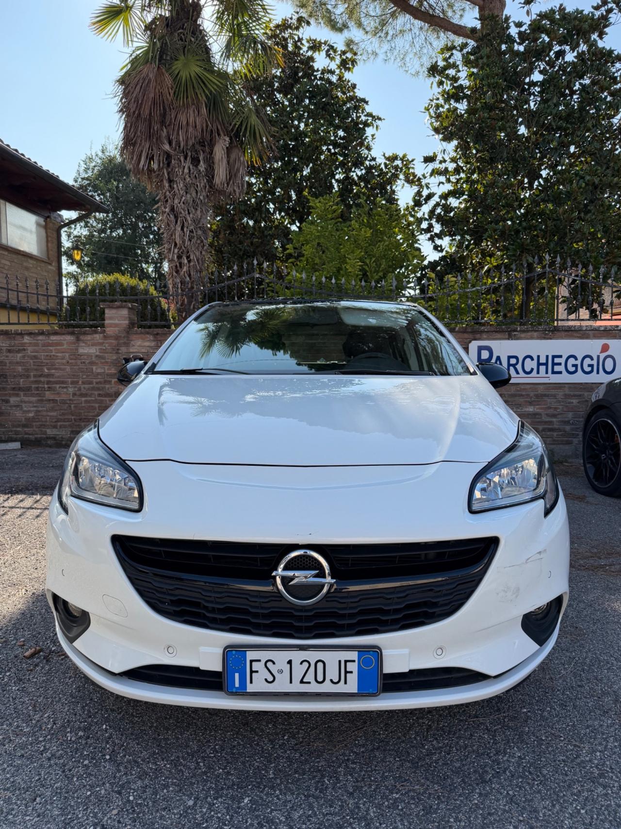 Opel Corsa 1.2 5 porte Black Edition