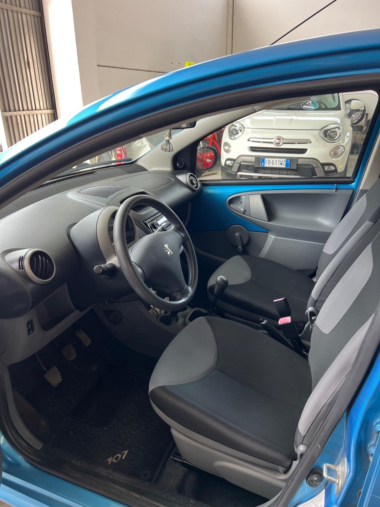 Peugeot 107 1.0 68CV 5p. Desir