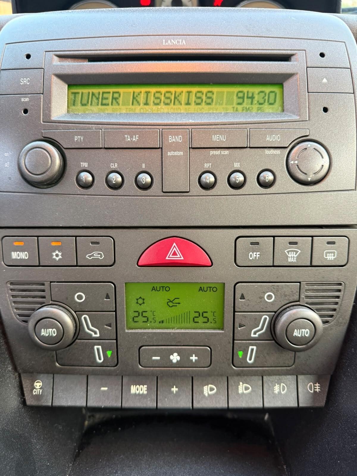 Lancia Ypsilon 1.2 Oro