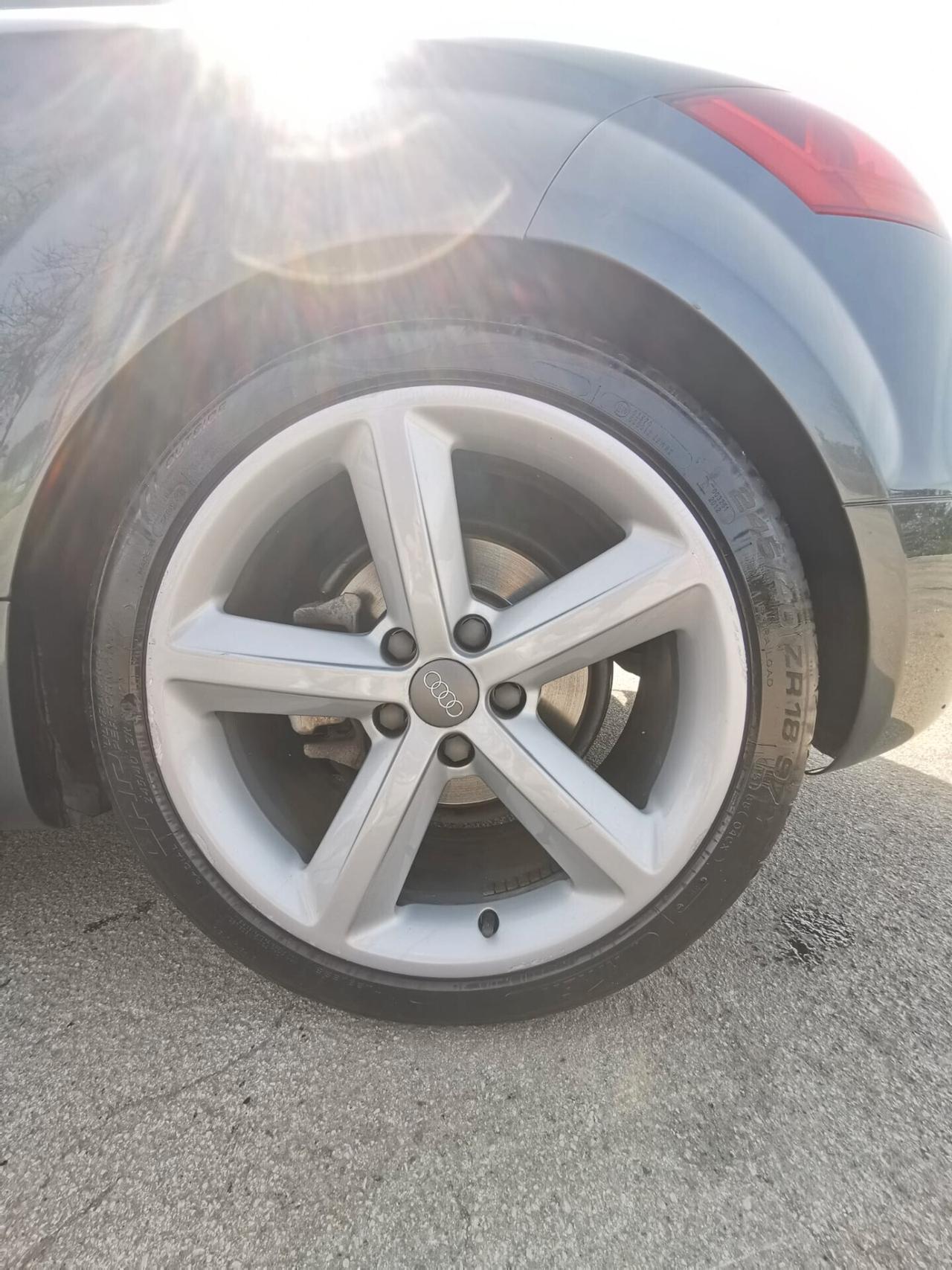 Audi TT Coupé 2.0 TFSI S-LINE