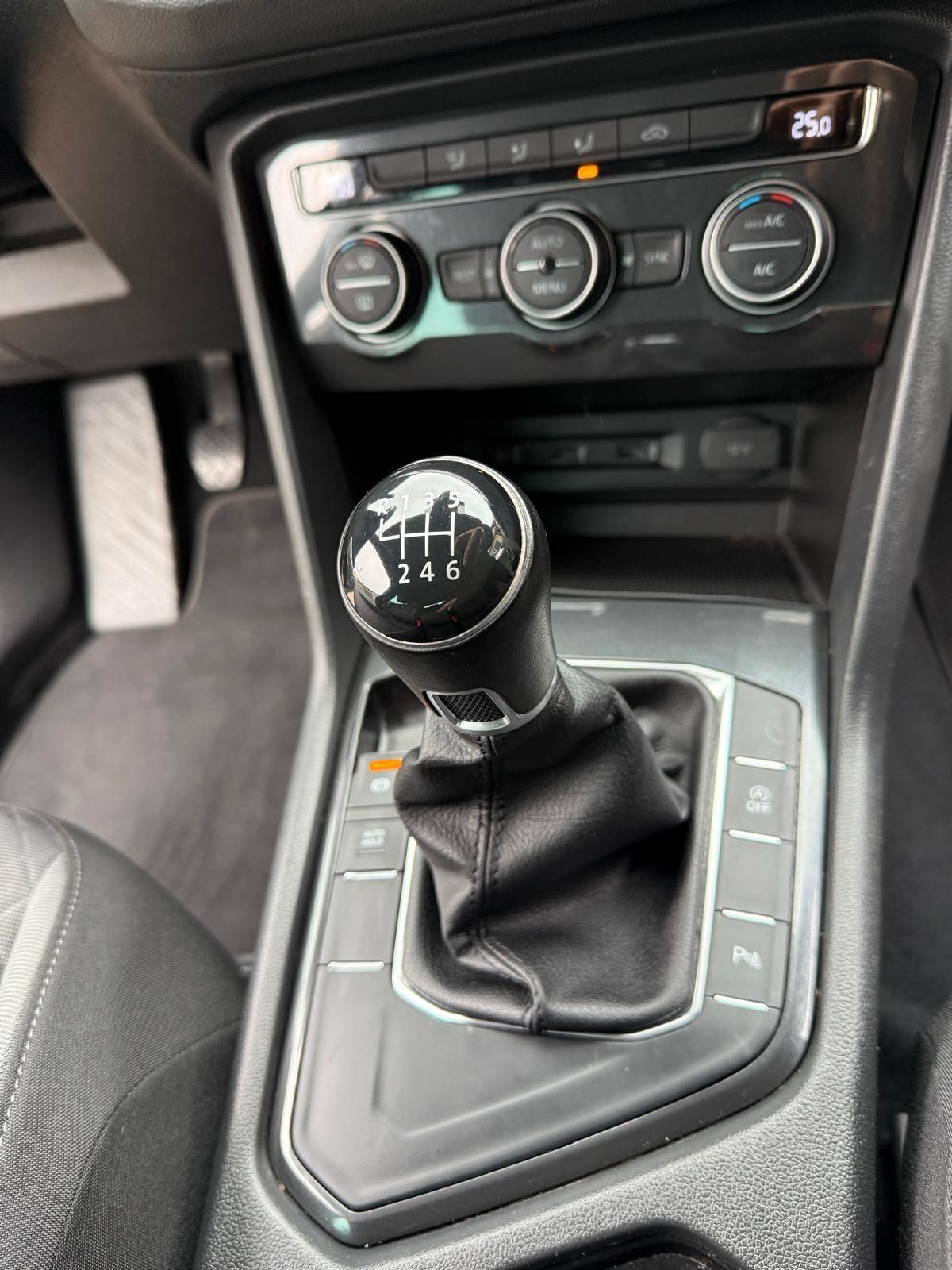 Volkswagen Tiguan 1400 BENZINA OK