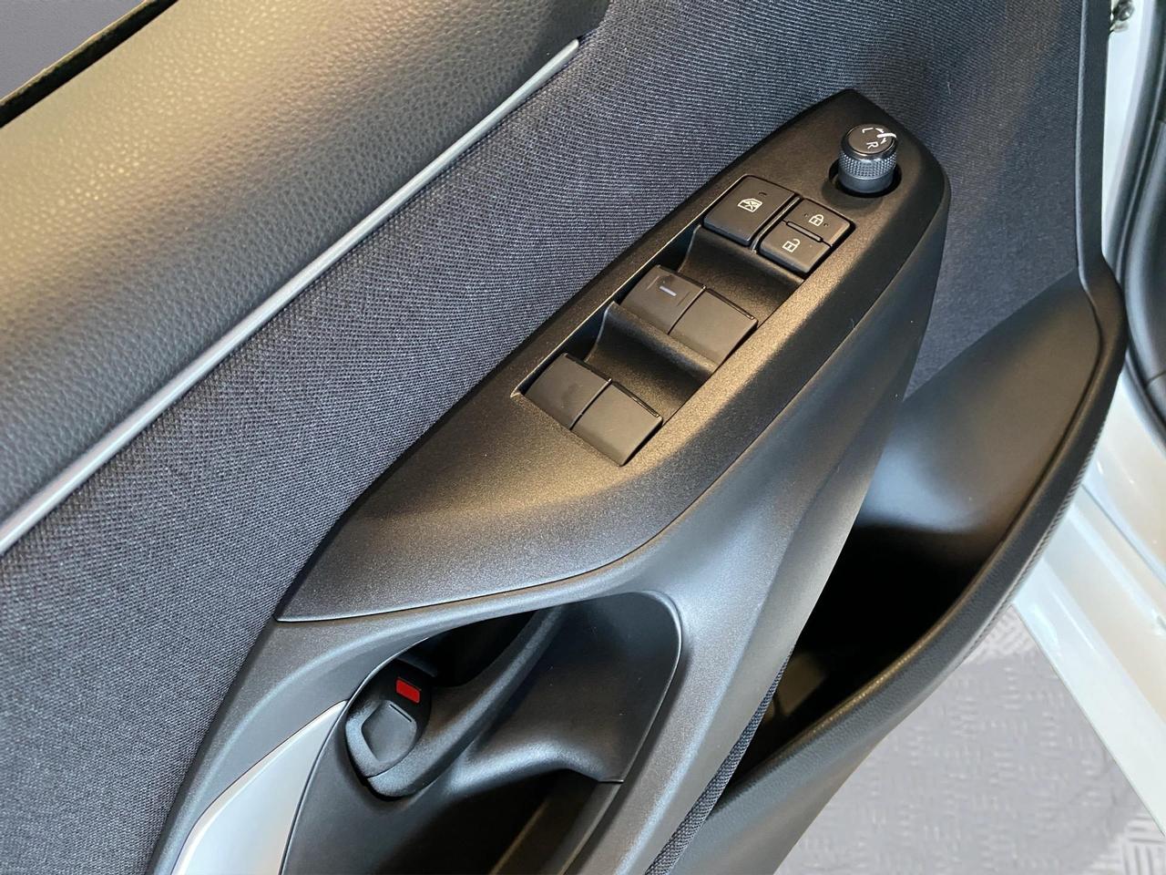 Mazda 2 1.5 vvt full hybrid electric Centre Line