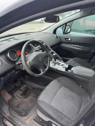 Peugeot 3008 1.6 HDi 110CV cambio robotizzato Tecno