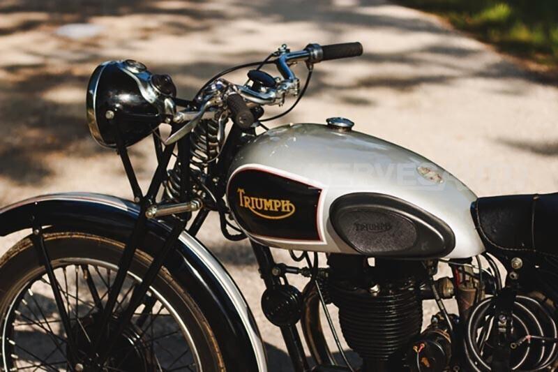 Moto Triumph 350 - anni 50