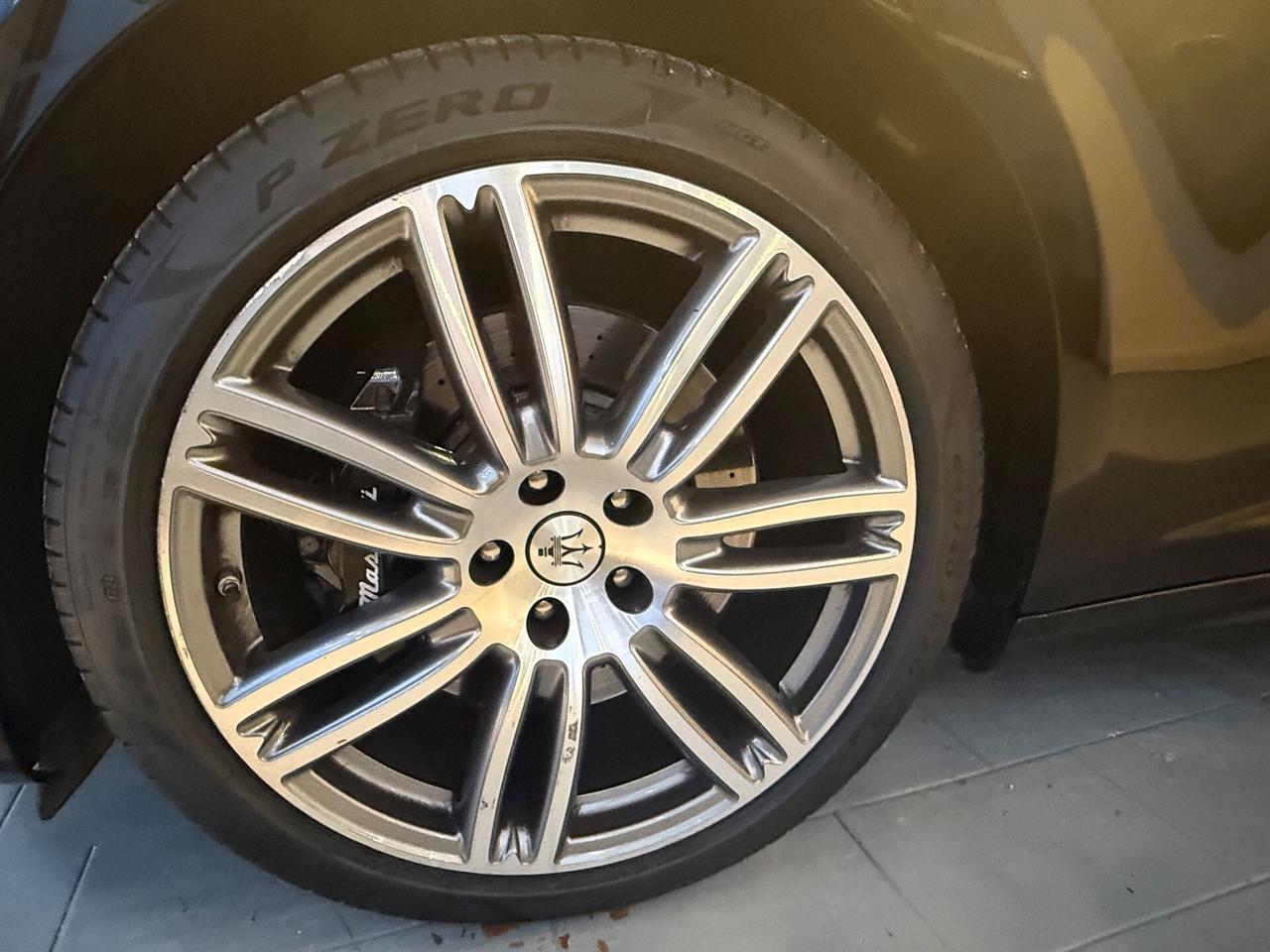 Maserati Ghibli GRANLUSSO