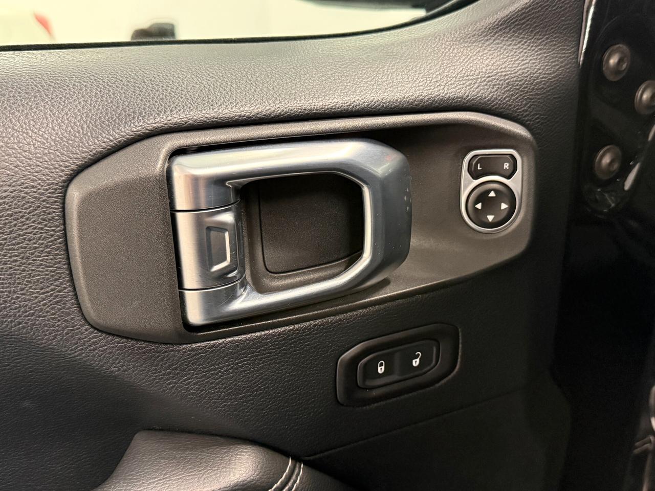 Jeep Wrangler Unlimited 2.2 Mjt II Night Eagle