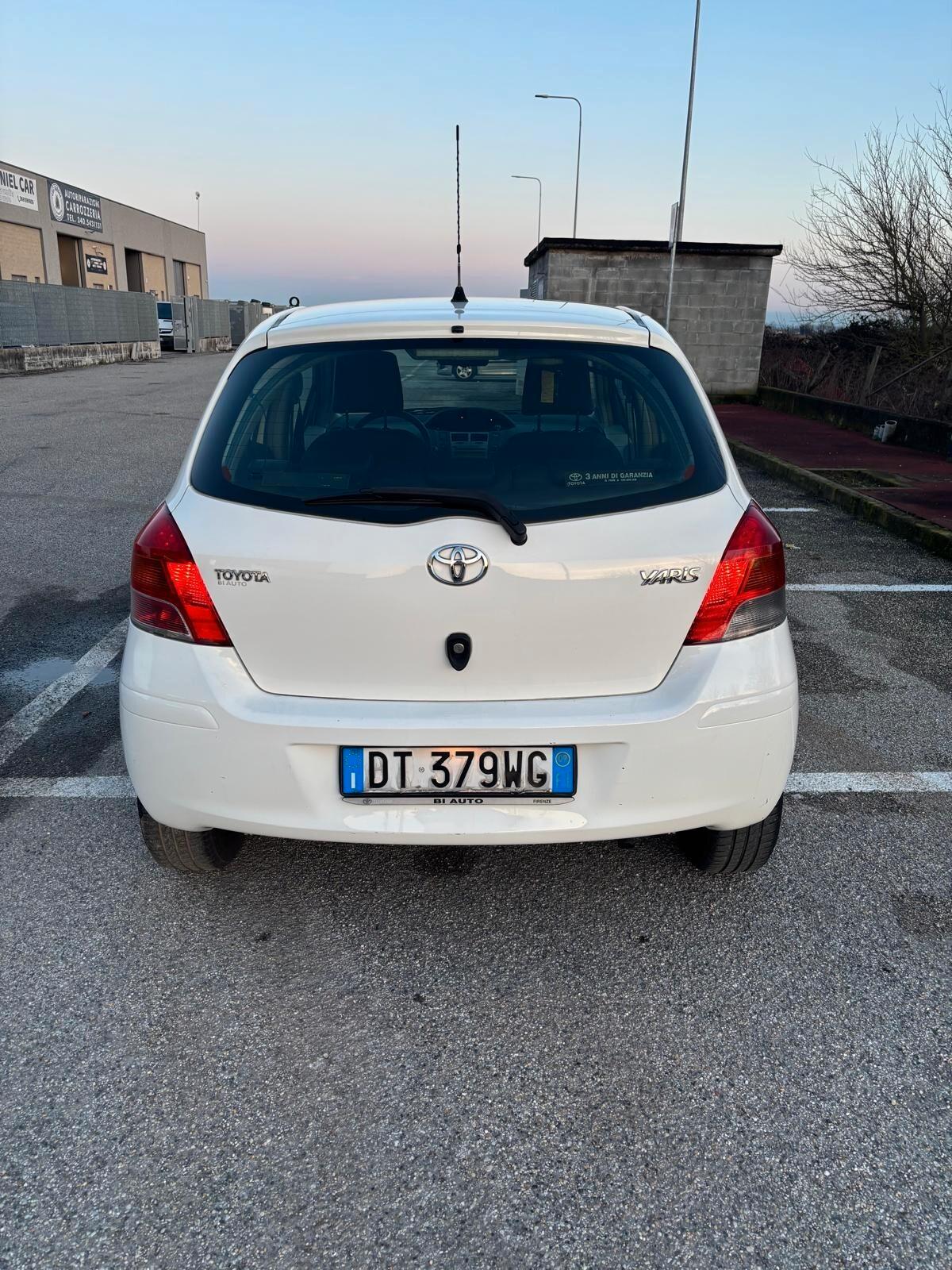 Toyota Yaris 1.0 5 porte Sol UNICO PROPRIETARIO TAGLIANDATA TOYOTA UNICO PROPRIETARIO