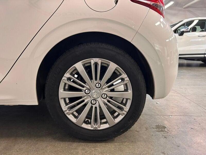 Peugeot 208 PureTech 82 5 porte Allure