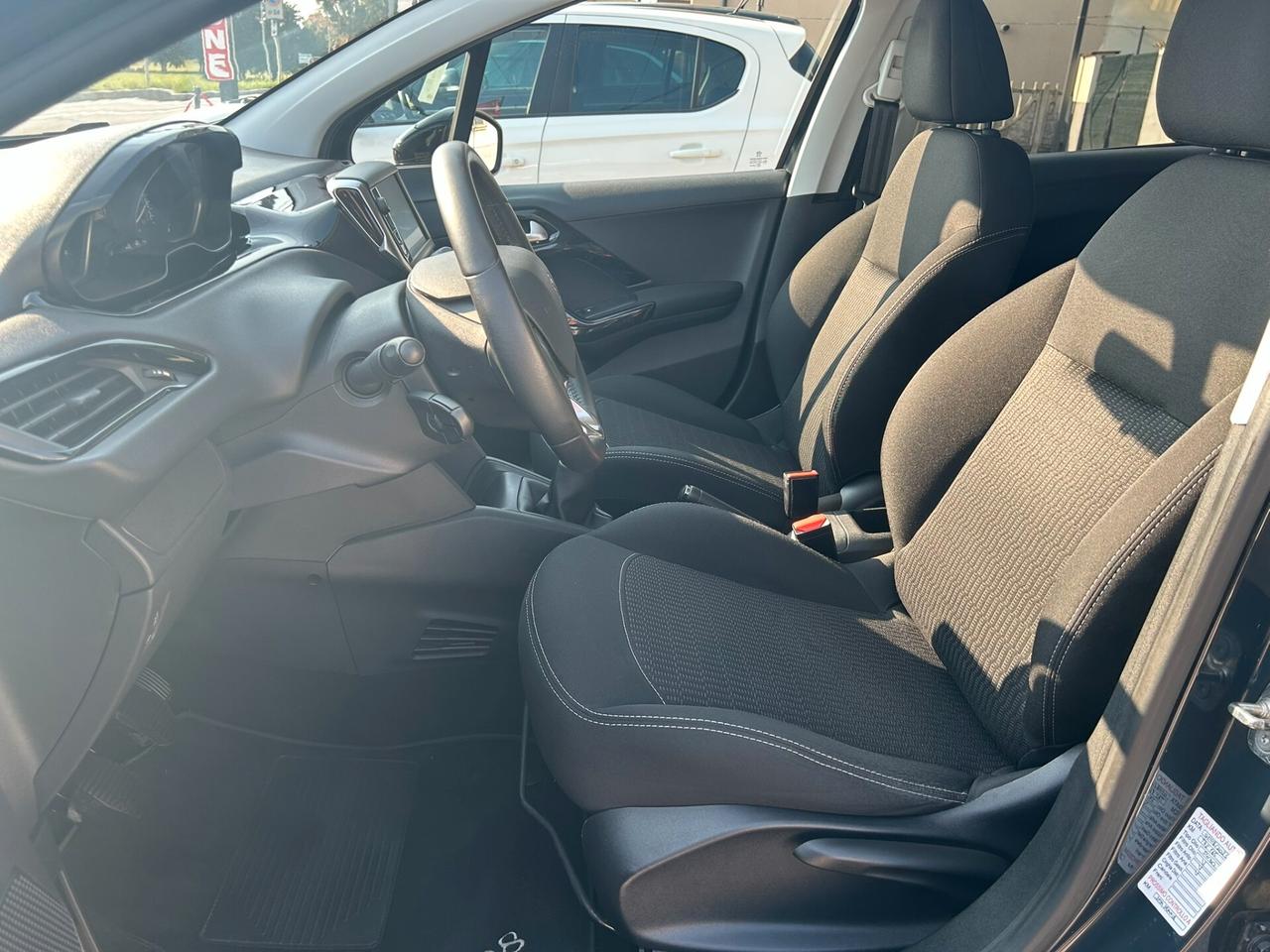 Peugeot 208 1.6 BlueHDi 75CV 5p. Black Line - OK NEOPATENTATI