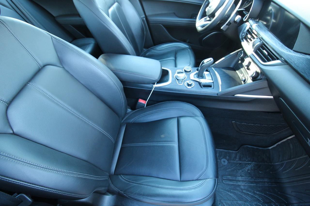 Alfa Romeo Stelvio 2.2 Turbodiesel 190 CV AT8 RWD Executive