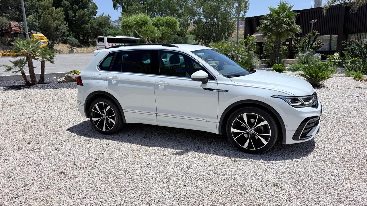 Volkswagen Tiguan 2.0 TDI 150 CV SCR DSG R-Line