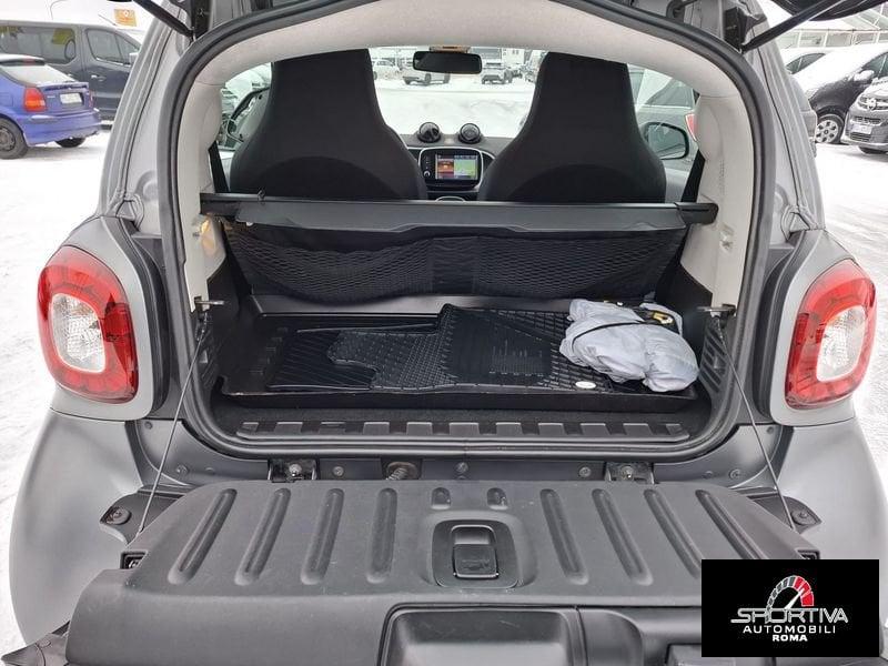 smart fortwo IN ARRIVO!!! RETROCAMERA OPACA SPORT PACK RATA MENSILE 245,00 EURO fortwo 70 1.0 Passion