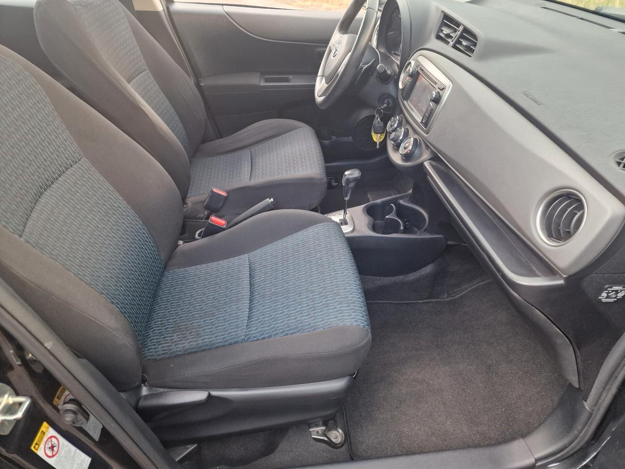 Toyota Yaris 1.3 5p Automatica