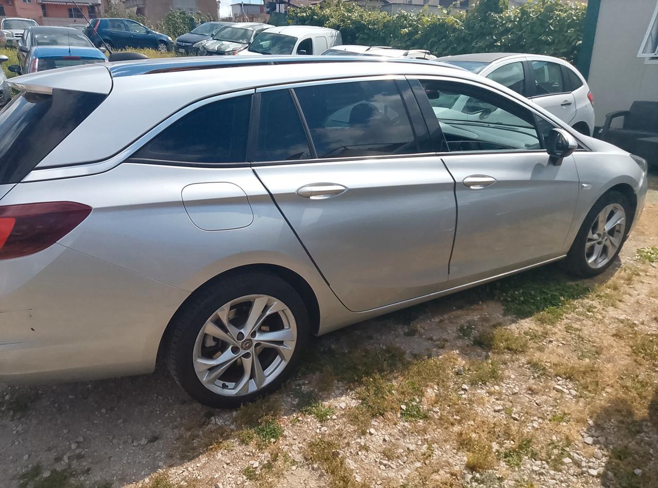 Opel Astra 16 DDT se 110 CV cambio automatico 2017