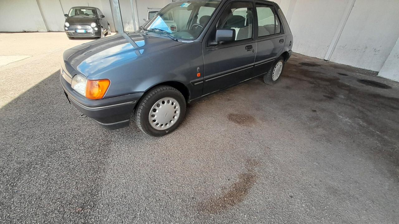Ford Fiesta 1.1 5 porte Ghia