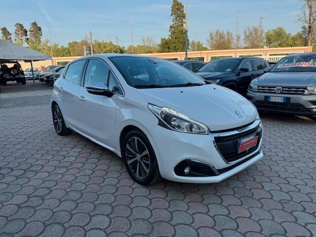 Peugeot 208 1.2 e-VTi 82CV Allure - 2017