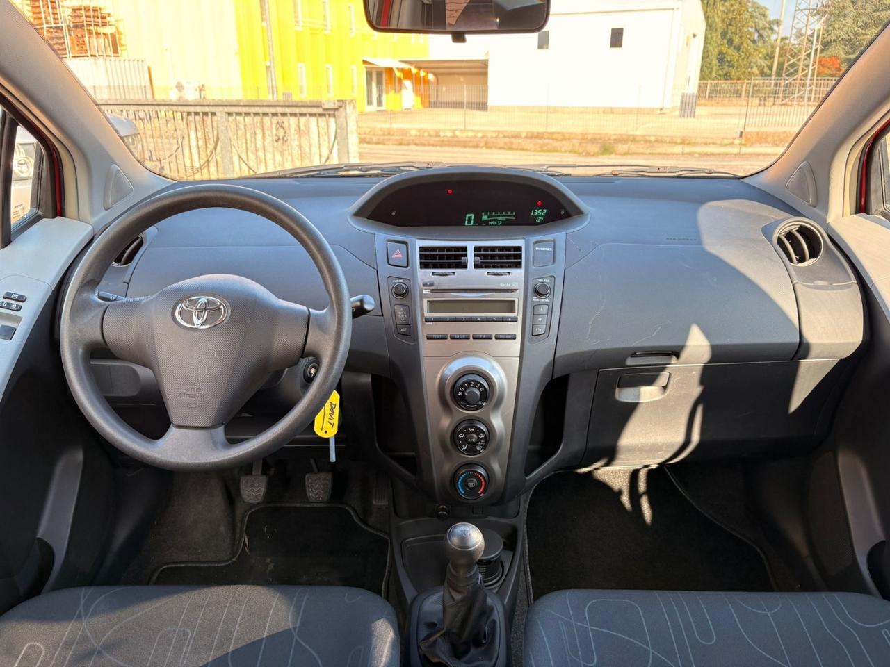 Toyota Yaris 1.0 5P Luxury pack