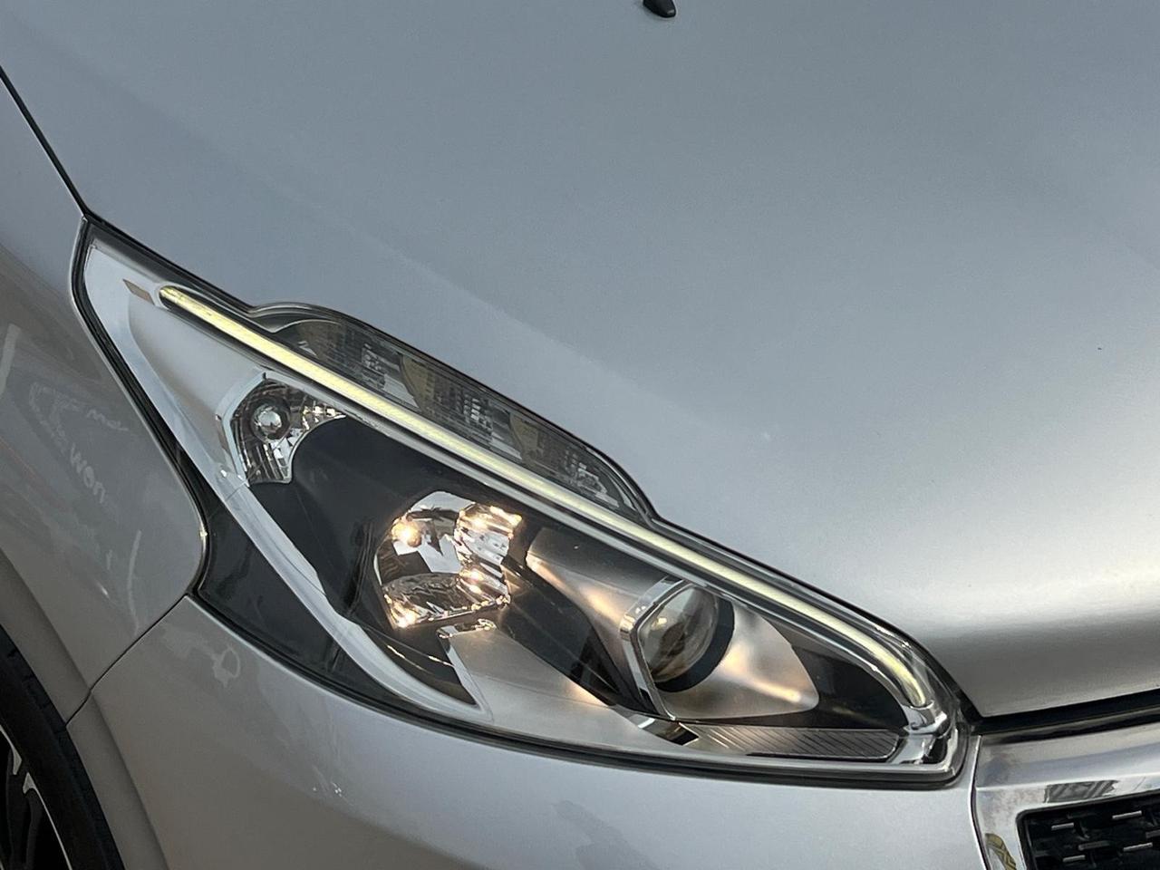 Peugeot 208 BlueHDi 75 5 porte Allure