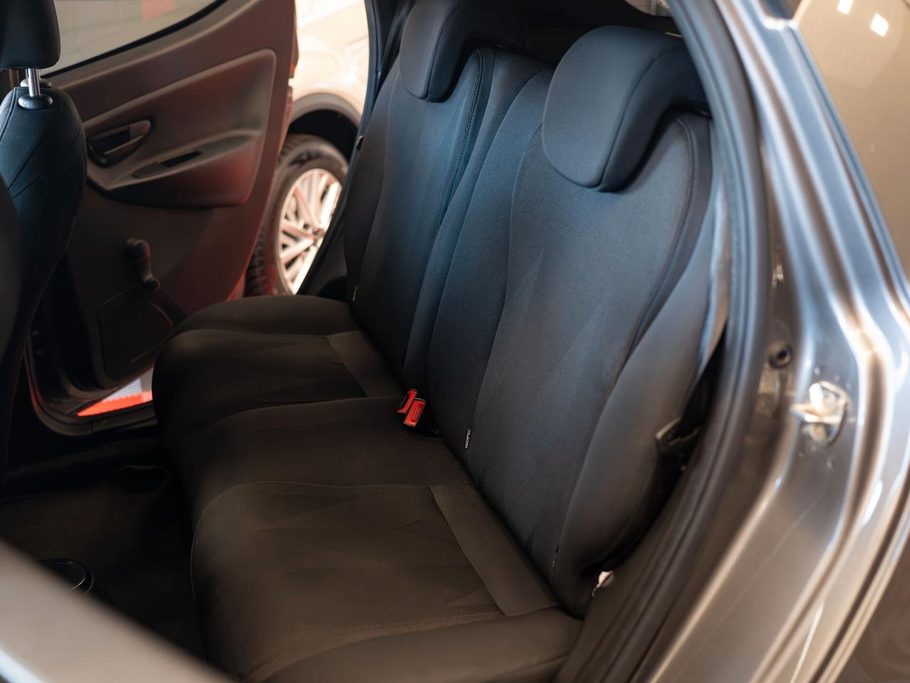 Lancia Ypsilon 1.2 69 cv GPL Gold