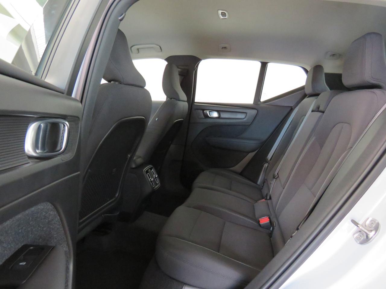 Volvo XC40 B4 AWD Geartronic Momentum