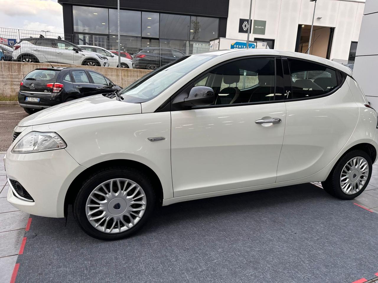 Lancia Ypsilon 1.3 MJT 16V 95 CV 5 porte S&S Gold