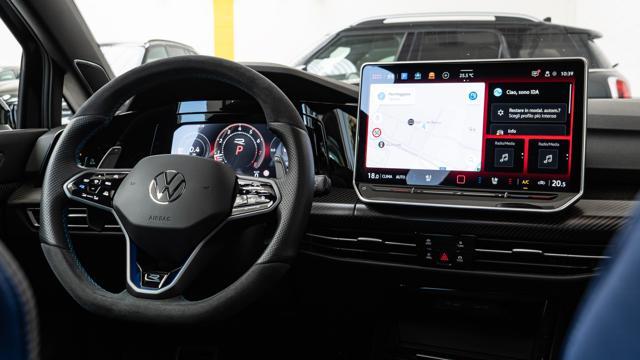 VOLKSWAGEN Golf R BLACK EDITION VENTURI ASSETTO GAR. ESTESA
