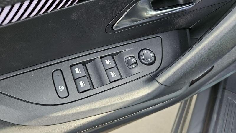 Peugeot 2008 2008 1.2 hybrid Allure 145cv e-dcs6 con BONUS EASY GO'