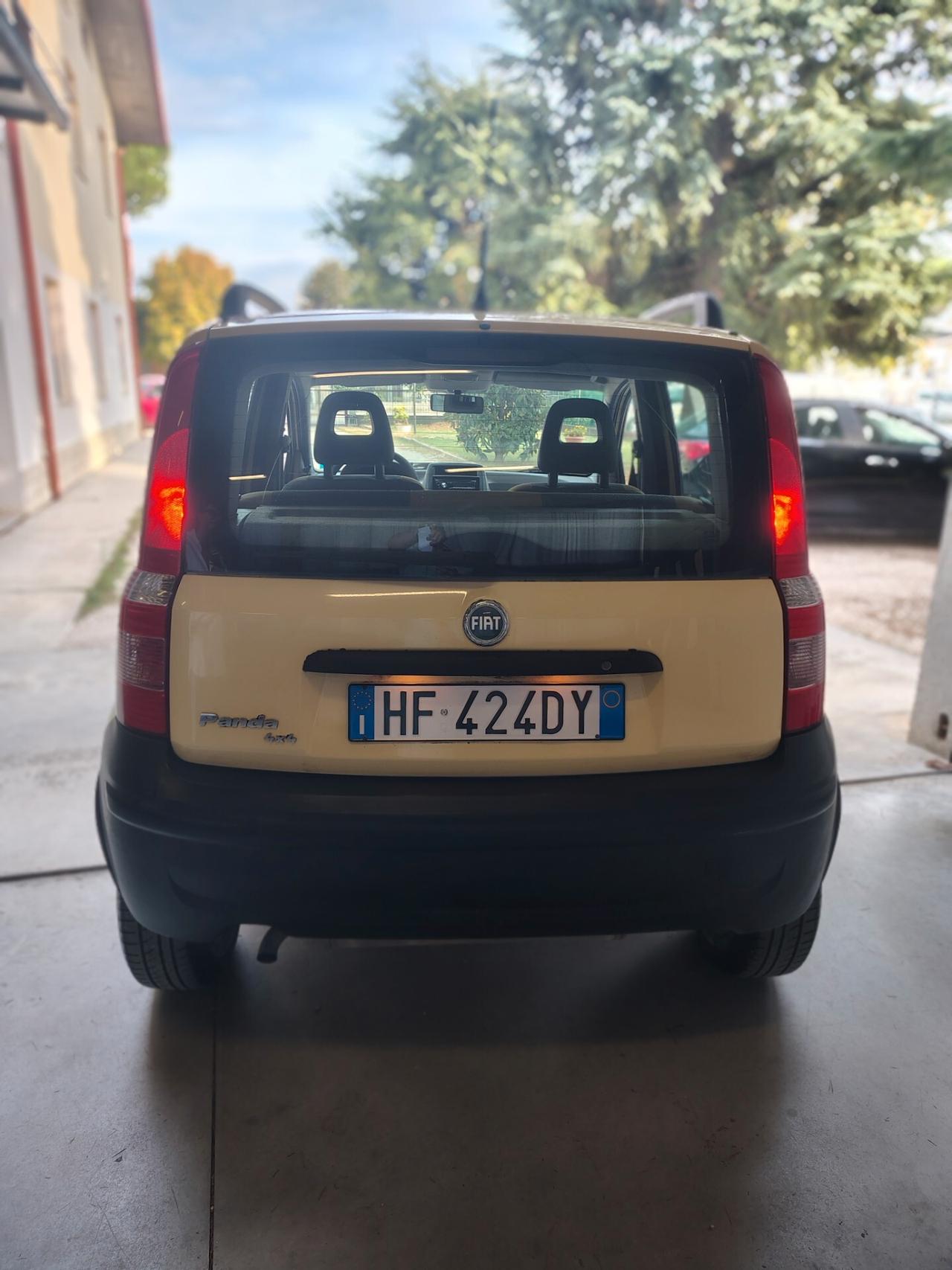 FIAT PANDA 4X4 – L’INESAURIBILE REGINA DELL’FUORISTRADA