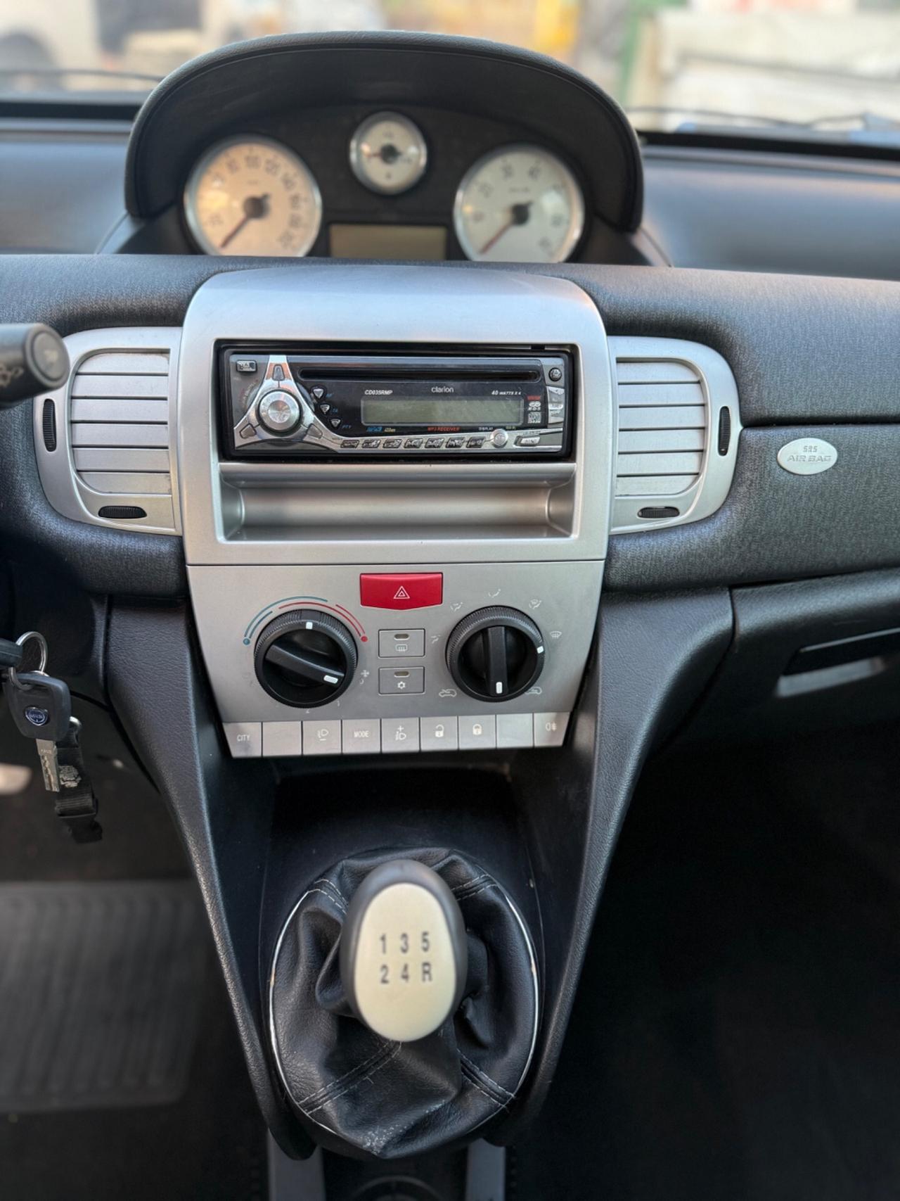 Lancia Ypsilon 1.4 Argento Ecochic GPL