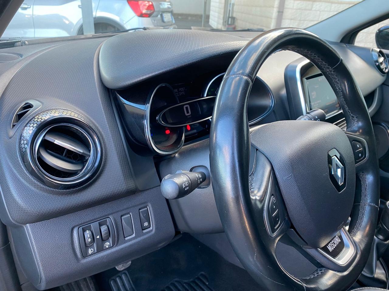Renault Clio dCi 8V 90 CV 5 porte Moschino Intens
