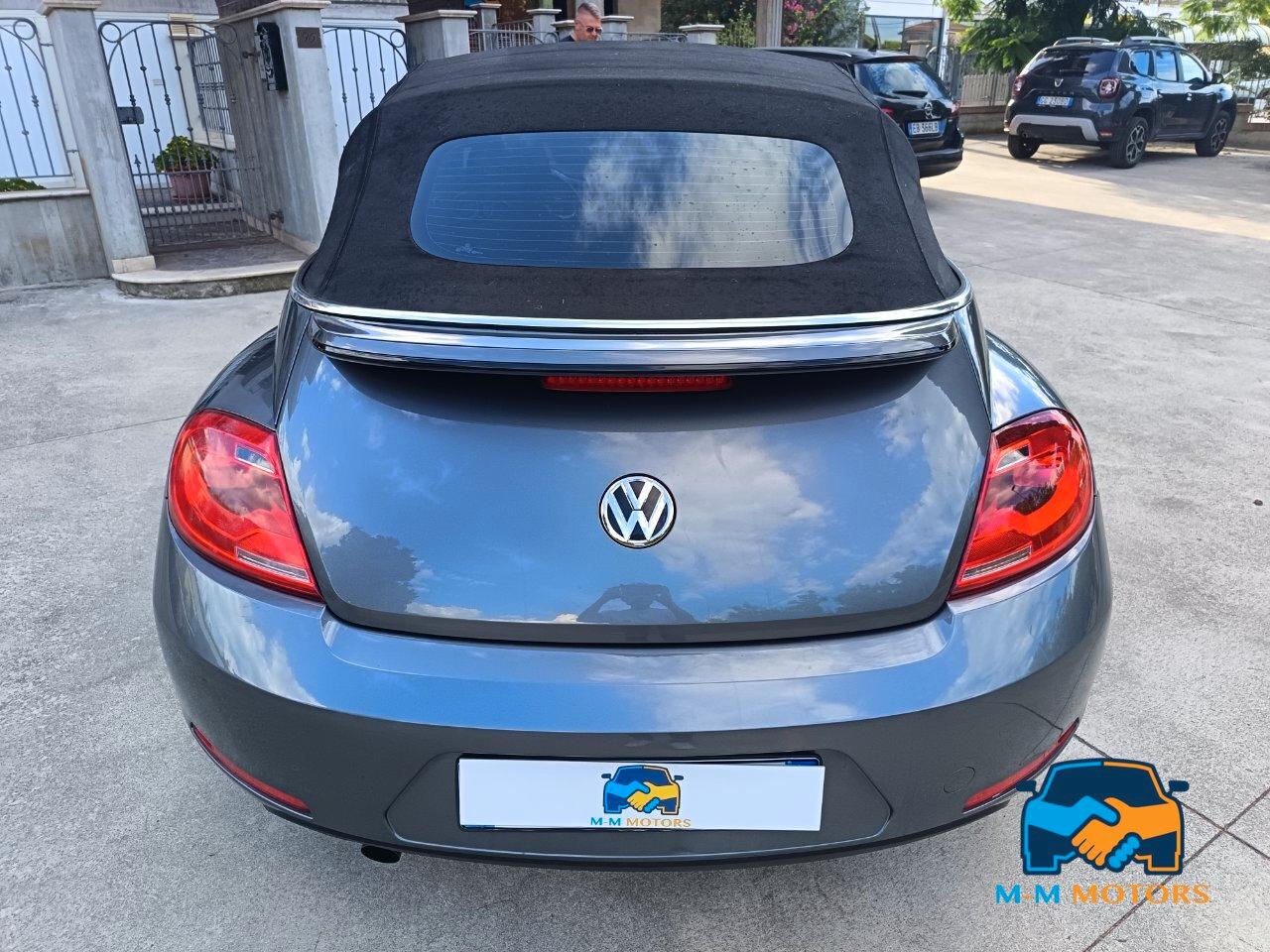 Volkswagen Maggiolino Cabrio 1.6 tdi Design 105cv dsg