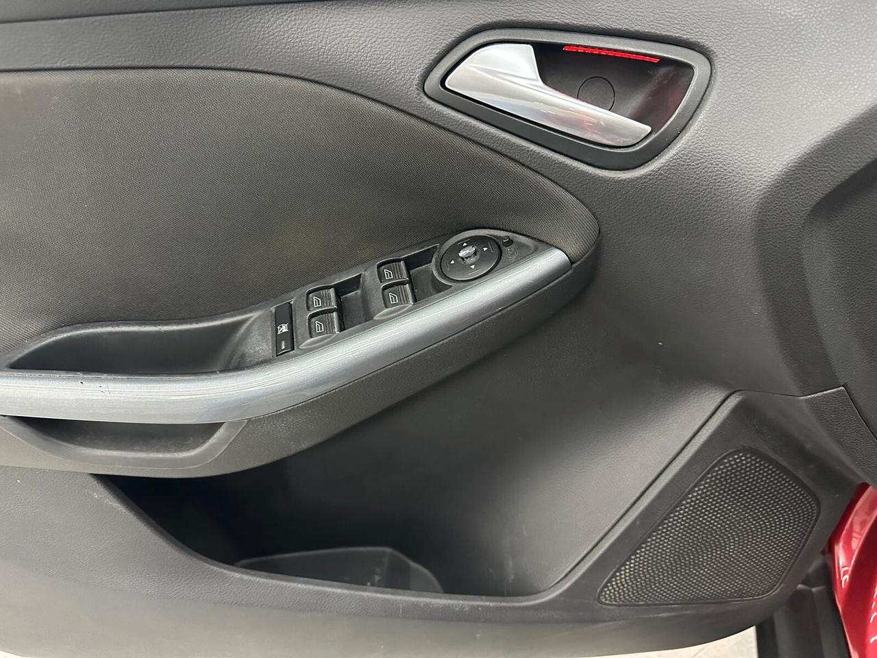 Ford Focus 5p 1.8 tdci Titanium *MOTORE REVISIONATO*