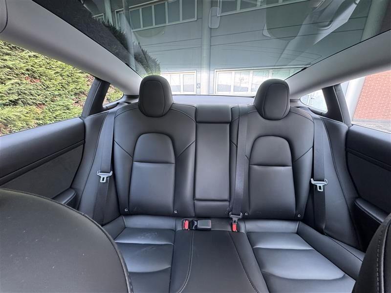Tesla Model 3 RWD