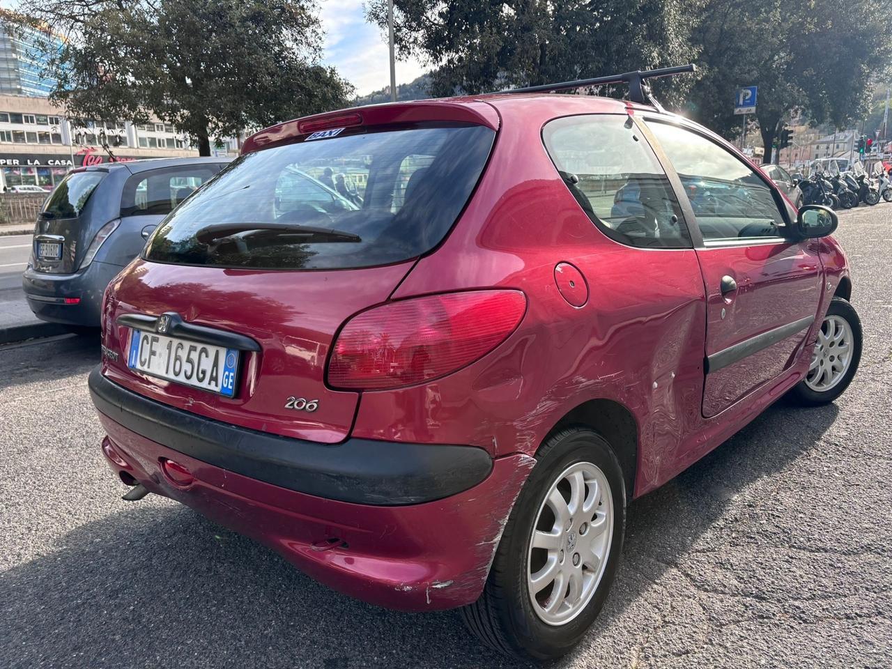 Peugeot 206 1.1 3p. XR