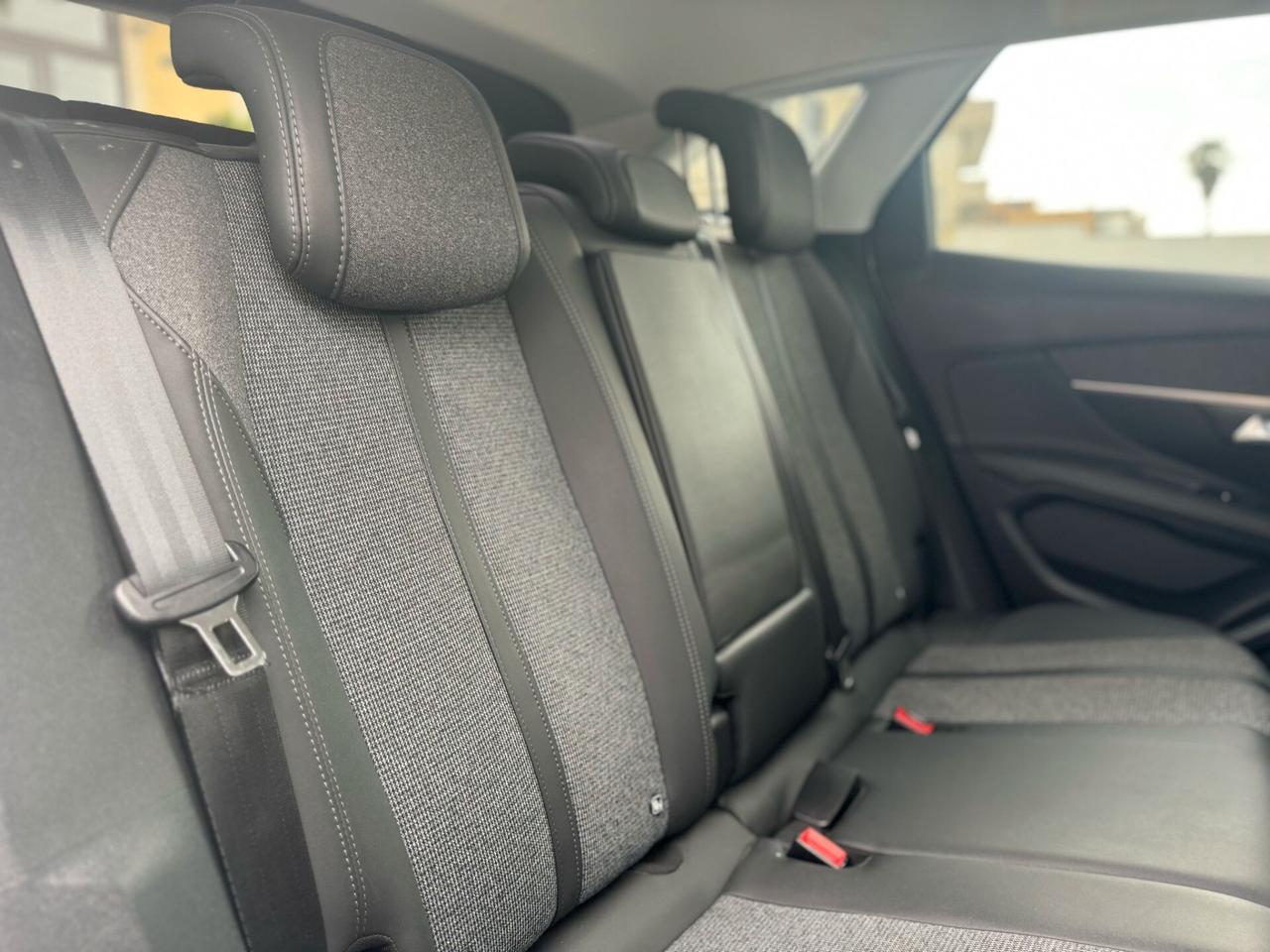 Peugeot 3008 Allure Pack CAMBIO AUTOMATICO