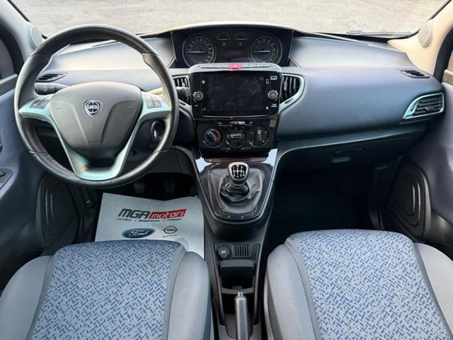 Lancia Ypsilon 1.0 firefly hybrid Gold s&s 70cv