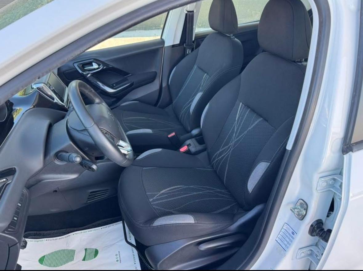 Peugeot 208 1.4 HDi 68 CV 5 porte Active