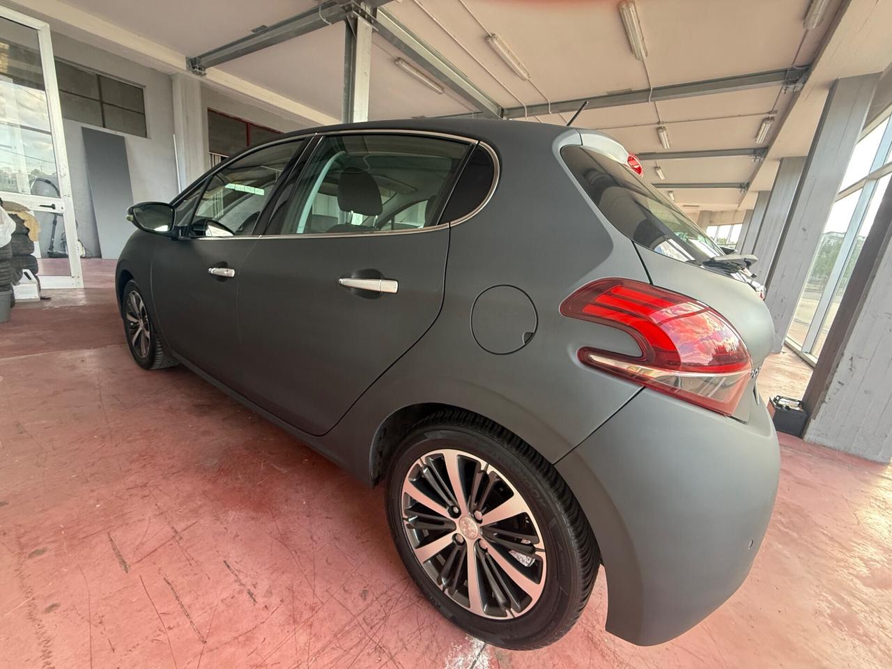Peugeot 208 PureTech 82 5 porte Allure serie limitata