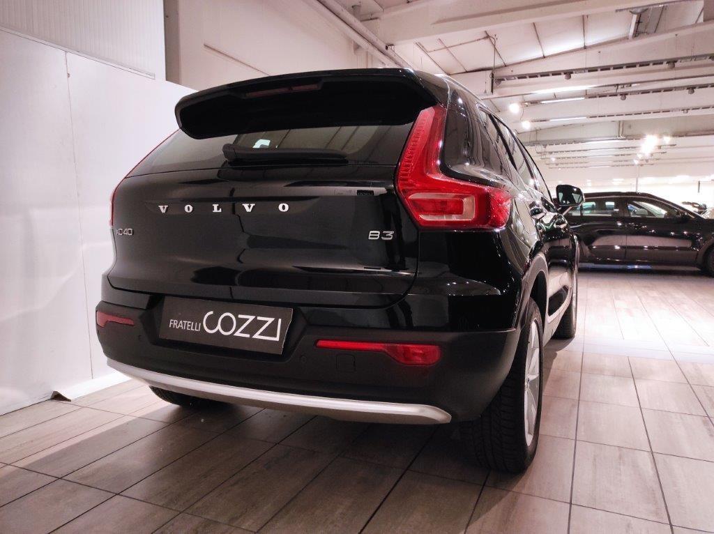VOLVO XC40 (2017-->) - XC40 B3 automatico Core