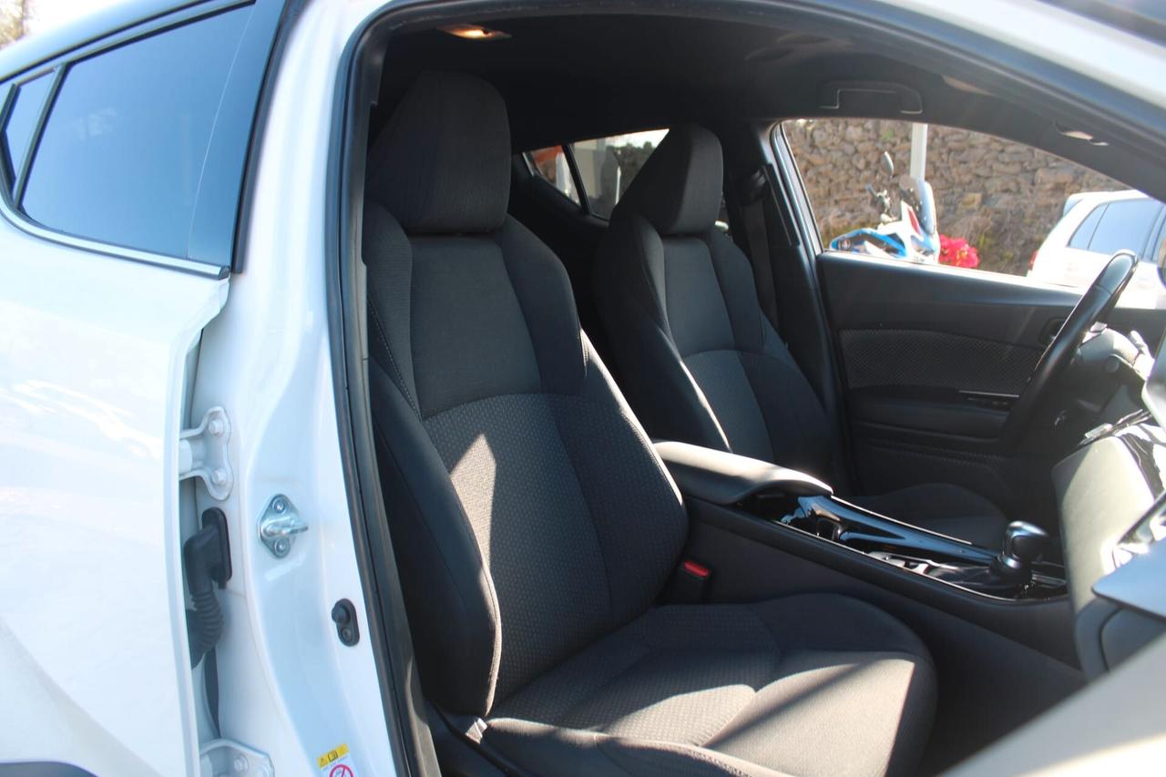 Toyota C-HR 1.8 Hybrid E-CVT Trend