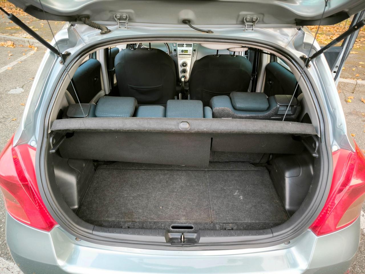 Toyota Yaris 1.0 5 porte Sol NEOPATENTATI