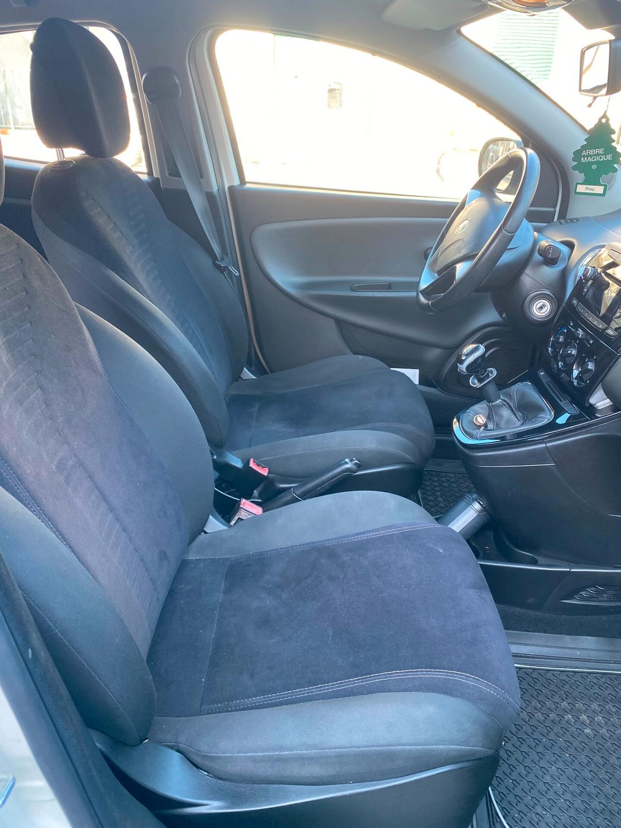 Renault Clio 1.2 16V 3 porte Le Iene