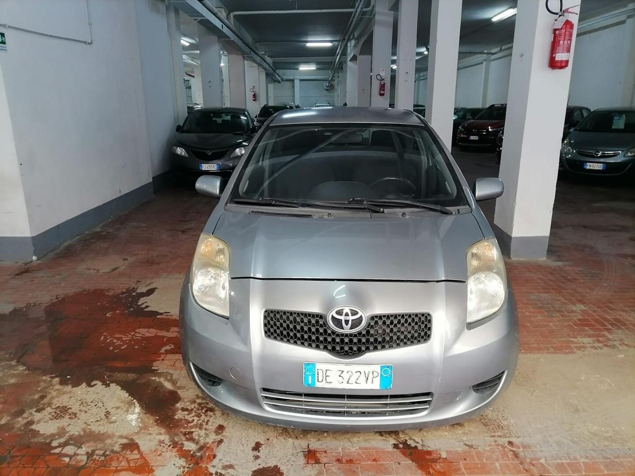 Toyota Yaris 1.4 D4D 90 Cv Sol cambio automatico