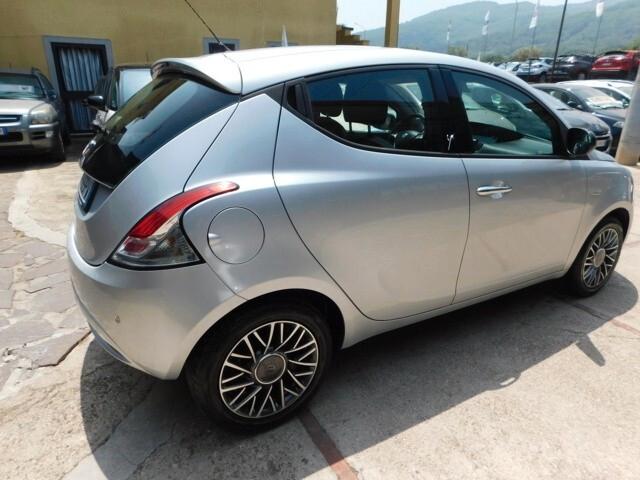 Lancia Ypsilon 1.2 69 CV 5 porte Platinum