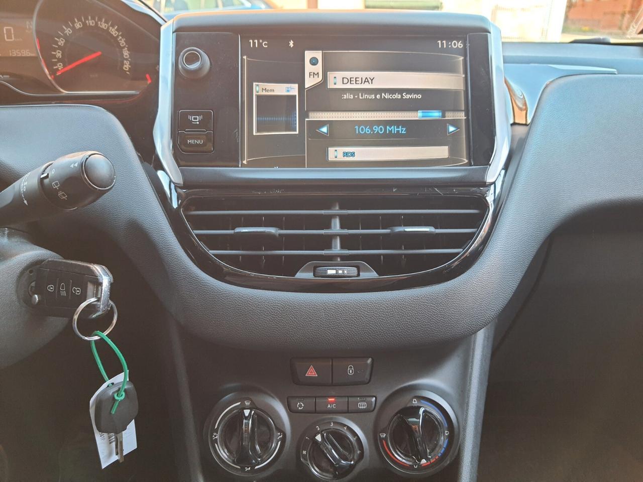 Peugeot 208 1.4 e-HDi 68 CV S&S robotizzato 5 porte Active