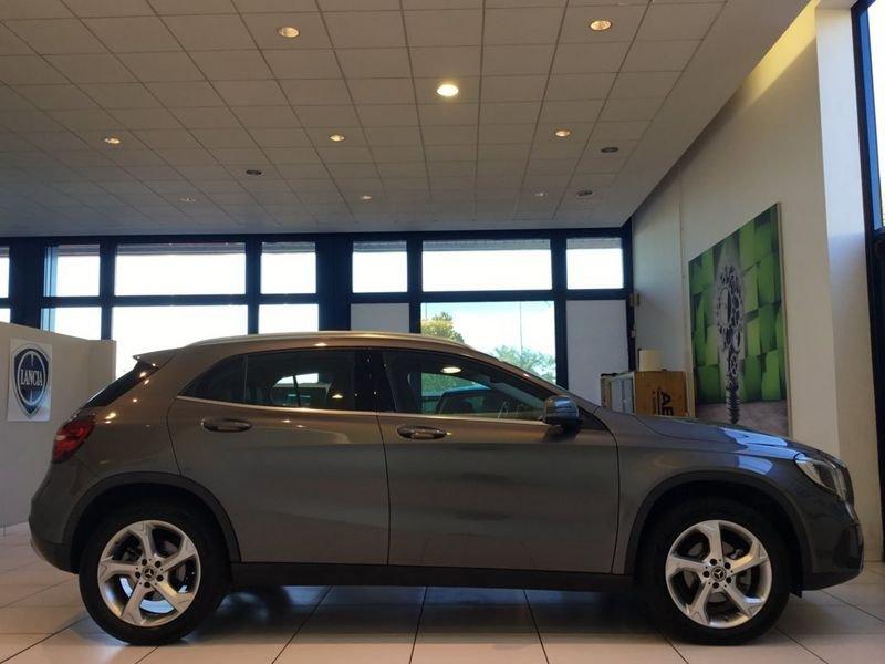 Mercedes-Benz GLA GLA 200 d Business
