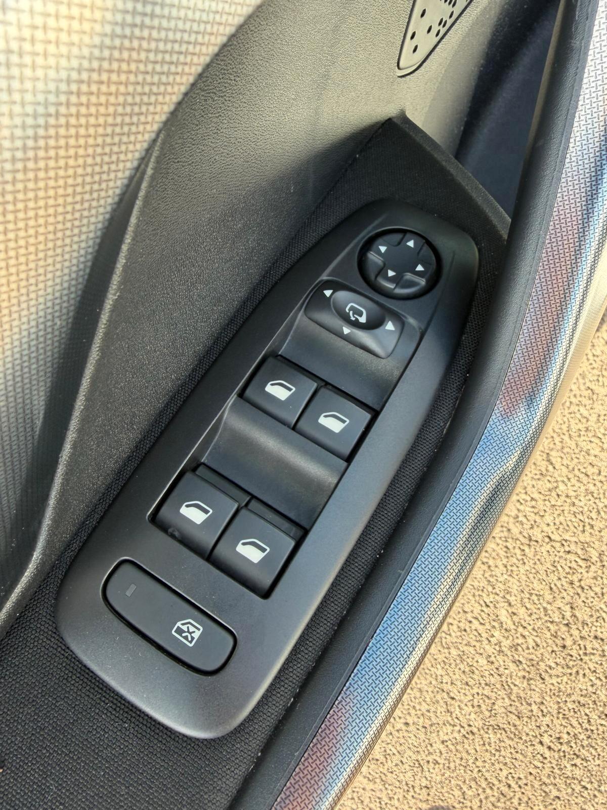 Peugeot 2008 1.5 BLUEHDI 120CV EAT6 S&S ALLURE 2018
