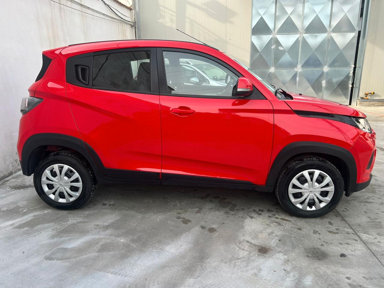 MAHINDRA KUV100 1.2 VVT K6+ 2025!!!
