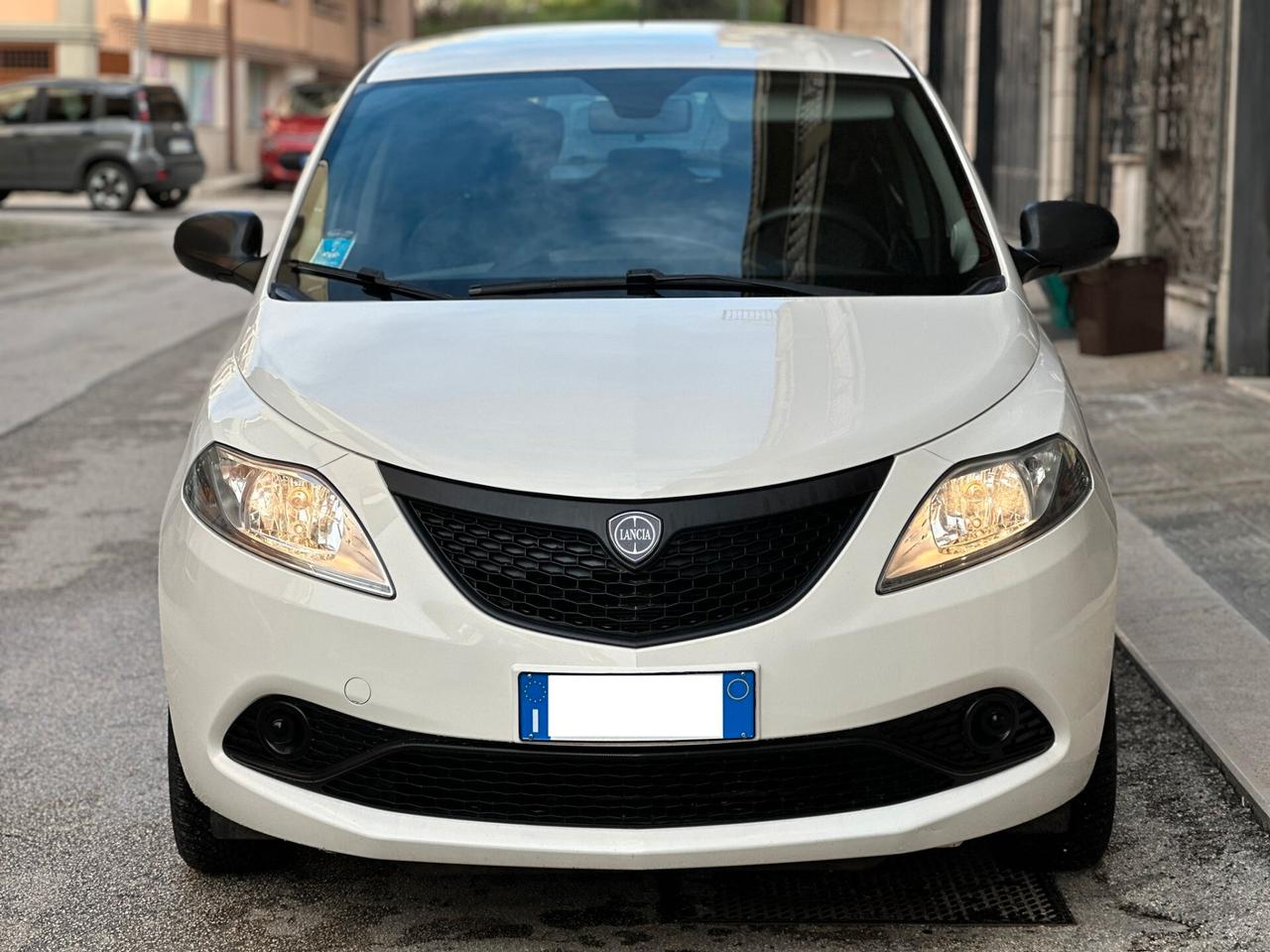 Lancia Ypsilon 1.0 5 porte Hybrid Ecochic Gold