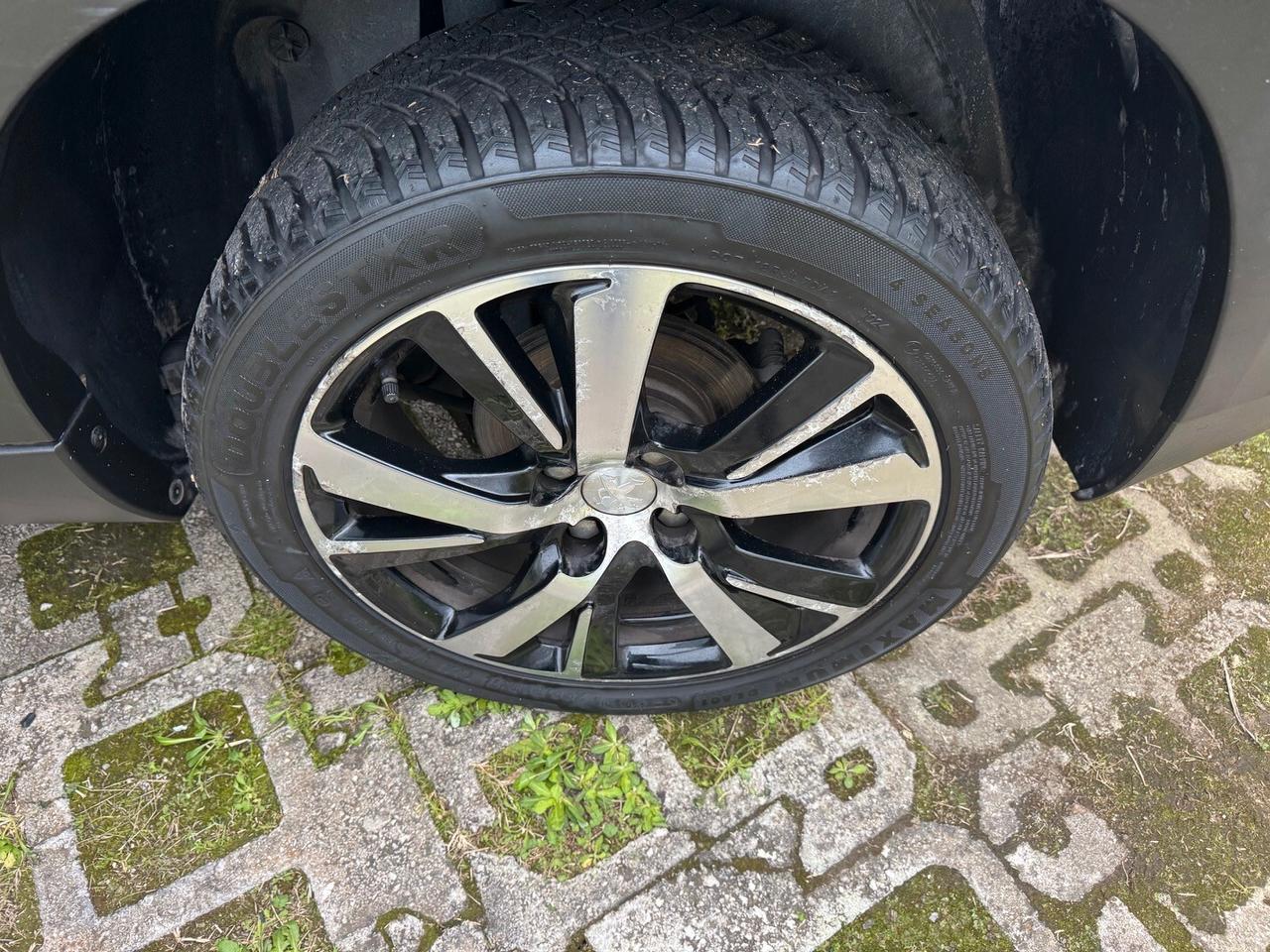 Peugeot 2008 1.5cc BlueHDi 102cv Allure Pack